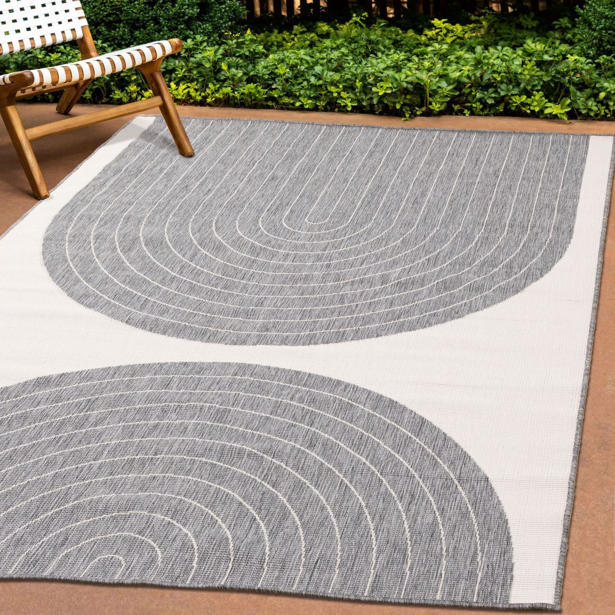 Summer Breeze 5'3" x 7'7" Outdoor Rug Double Arches - Grey, White - Image 2