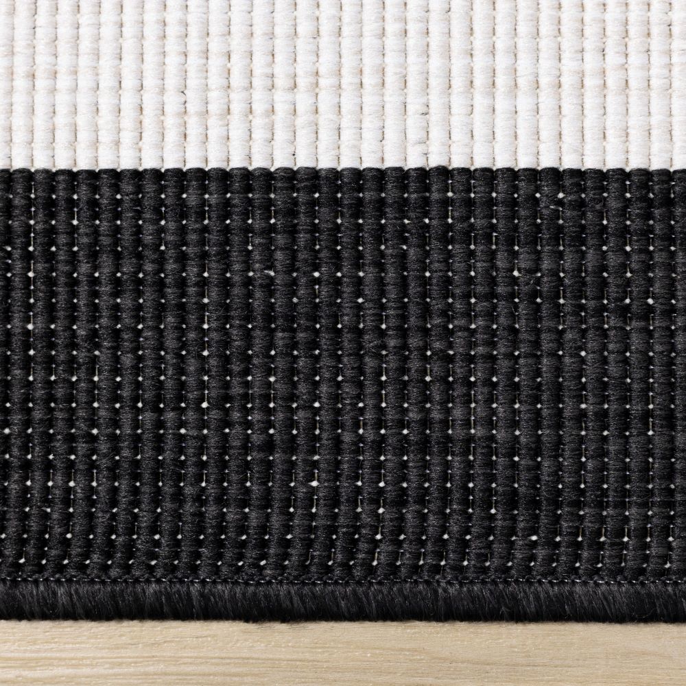 Summer Breeze 5'3" x 7'7" Reversible Outdoor Rug - Cream, Black Border - Image 8