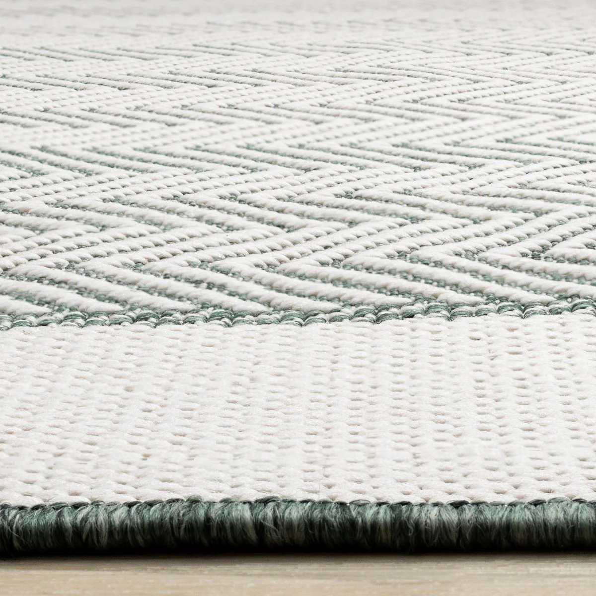 Summer Breeze 6'7" x 9'6" Outdoor Chevron Border Rug - Green, White - Image 7