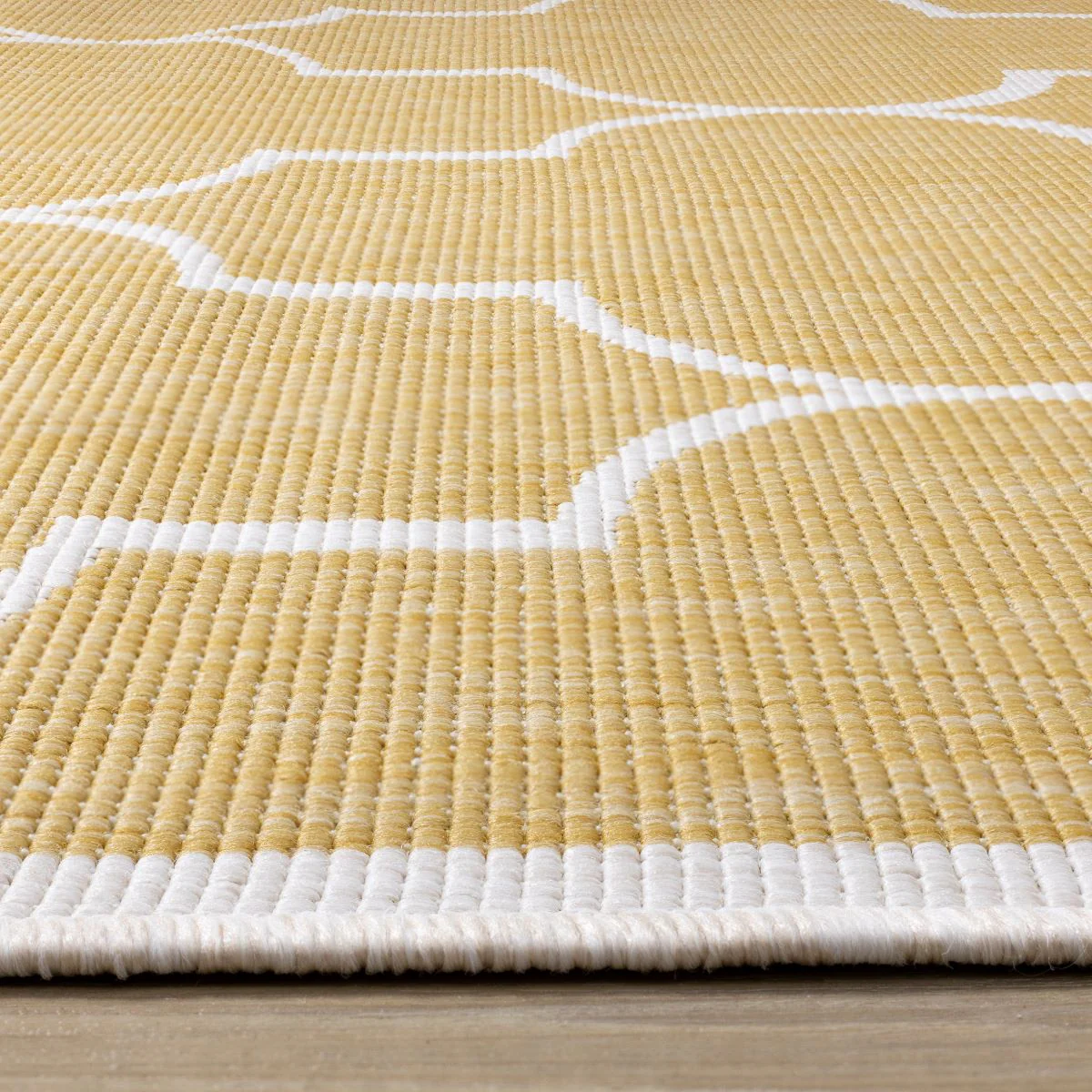 Summer Breeze 6'7" x 9'6" Outdoor Reversible Geometric Rug - Yellow, White - Image 8