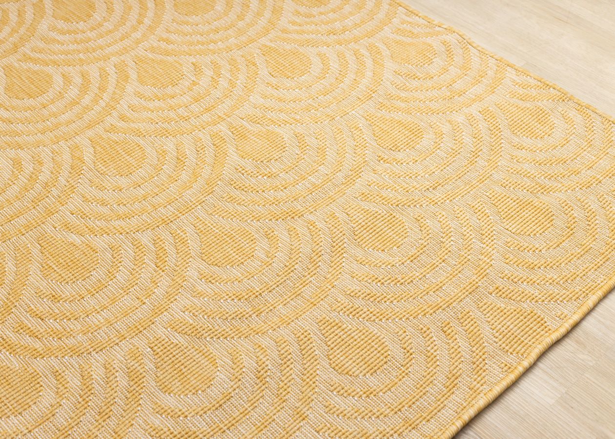 Summer Breeze 6'7" x 9'6" Outdoor Reversible Rug Rainbow Arch Pattern - Yellow, White - Image 3