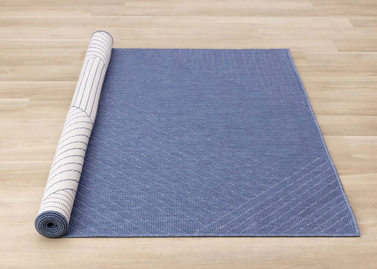 Summer Breeze 6'7" x 9'6" Outdoor Rug Traverse Stripes - Blue, White - Image 6