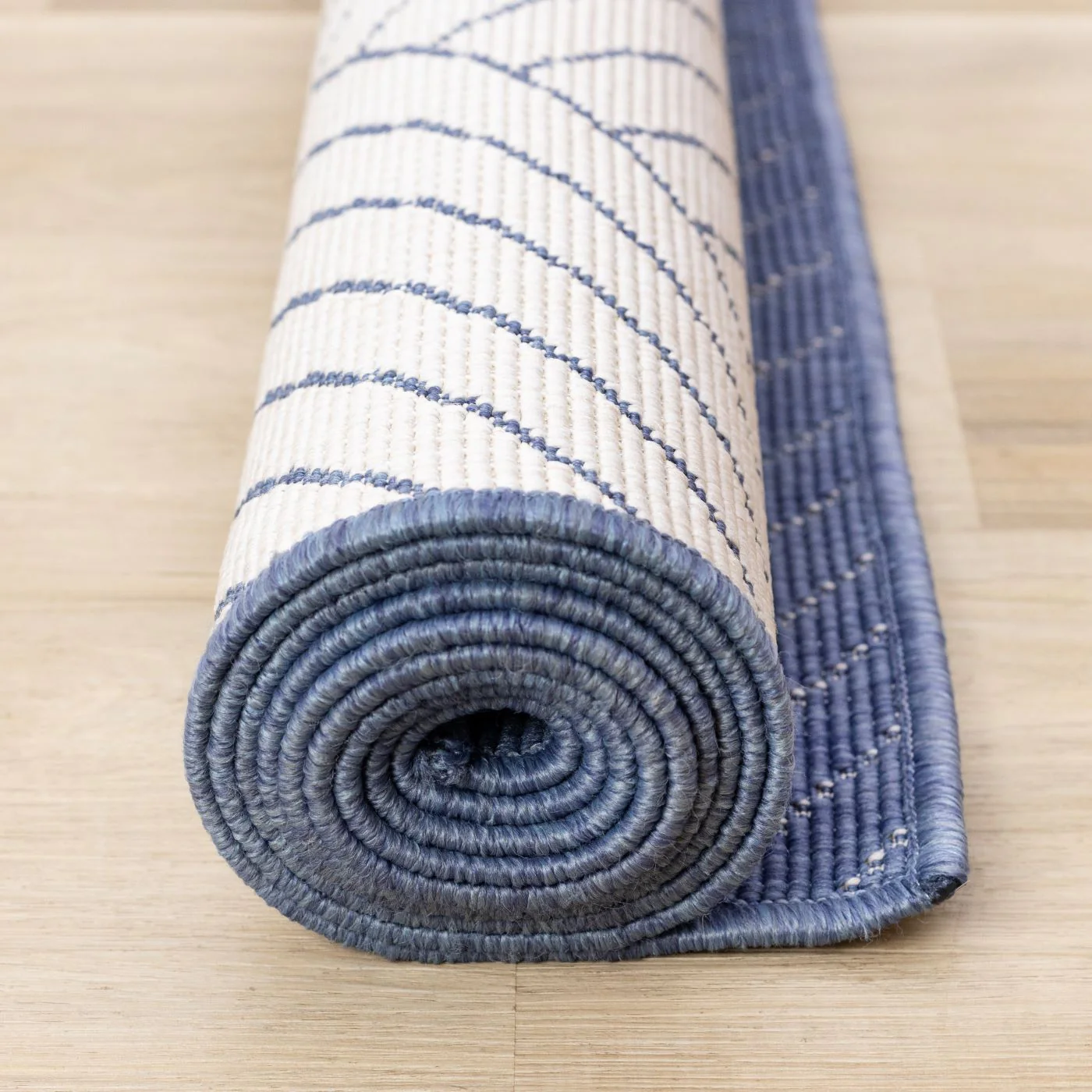 Summer Breeze 6'7" x 9'6" Outdoor Rug Traverse Stripes - Blue, White - Image 9