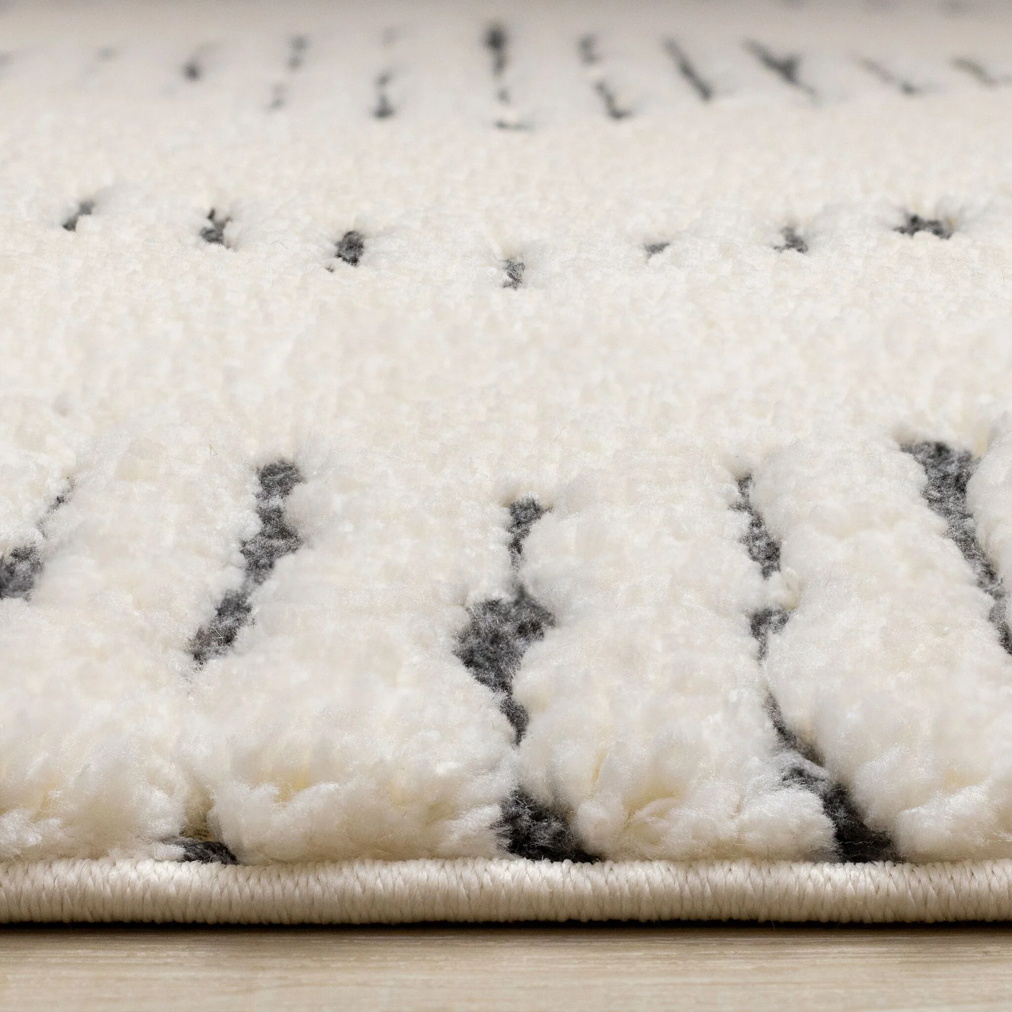 Talia 6'7" x 9'6" Striped Diamond Design Area Rug - Cream, Black - Image 5