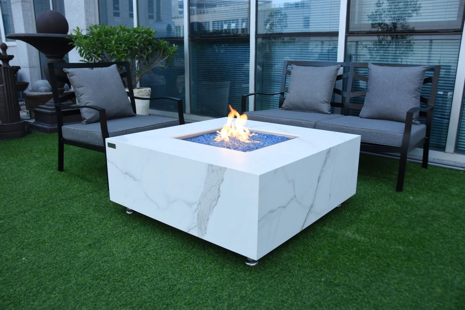 Tambora Marble Porcelain Fire Pit (Elementi) - White / Natural Gas - Image 3