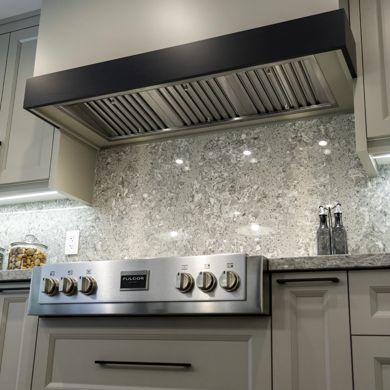 VICTORY Stainless Steel 30" 750 CFM Range Hood Insert - Q5-30-8 - Image 2