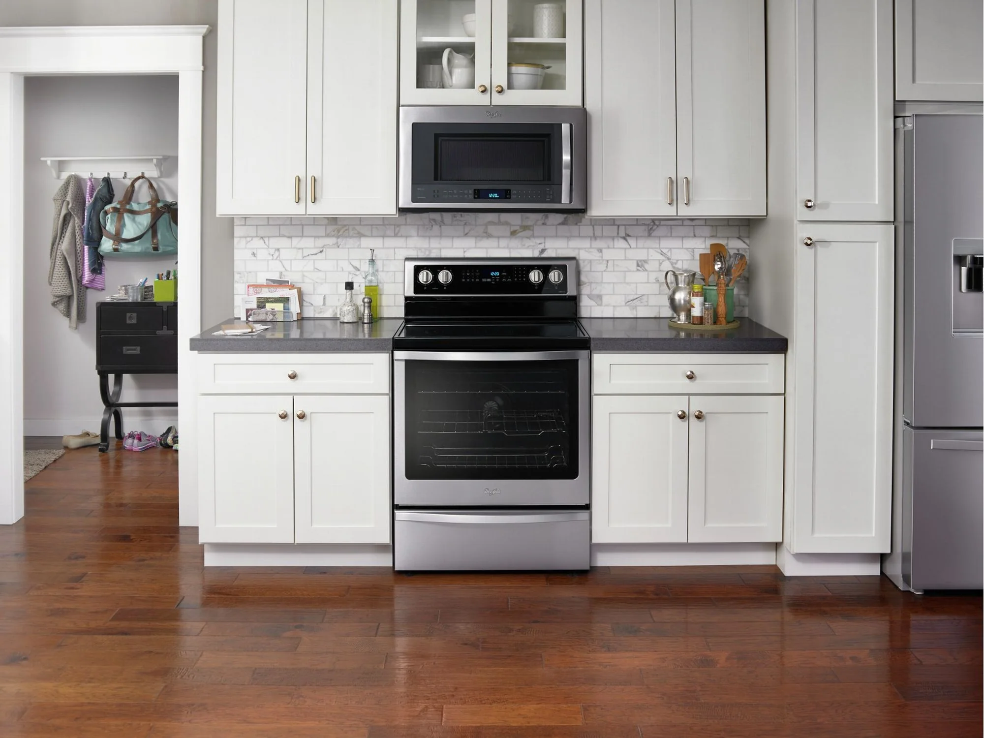 Whirlpool Stainless Steel Free-Standing Electric Range (6.4 Cu.Ft.) - YWFE745H0FS - Image 4