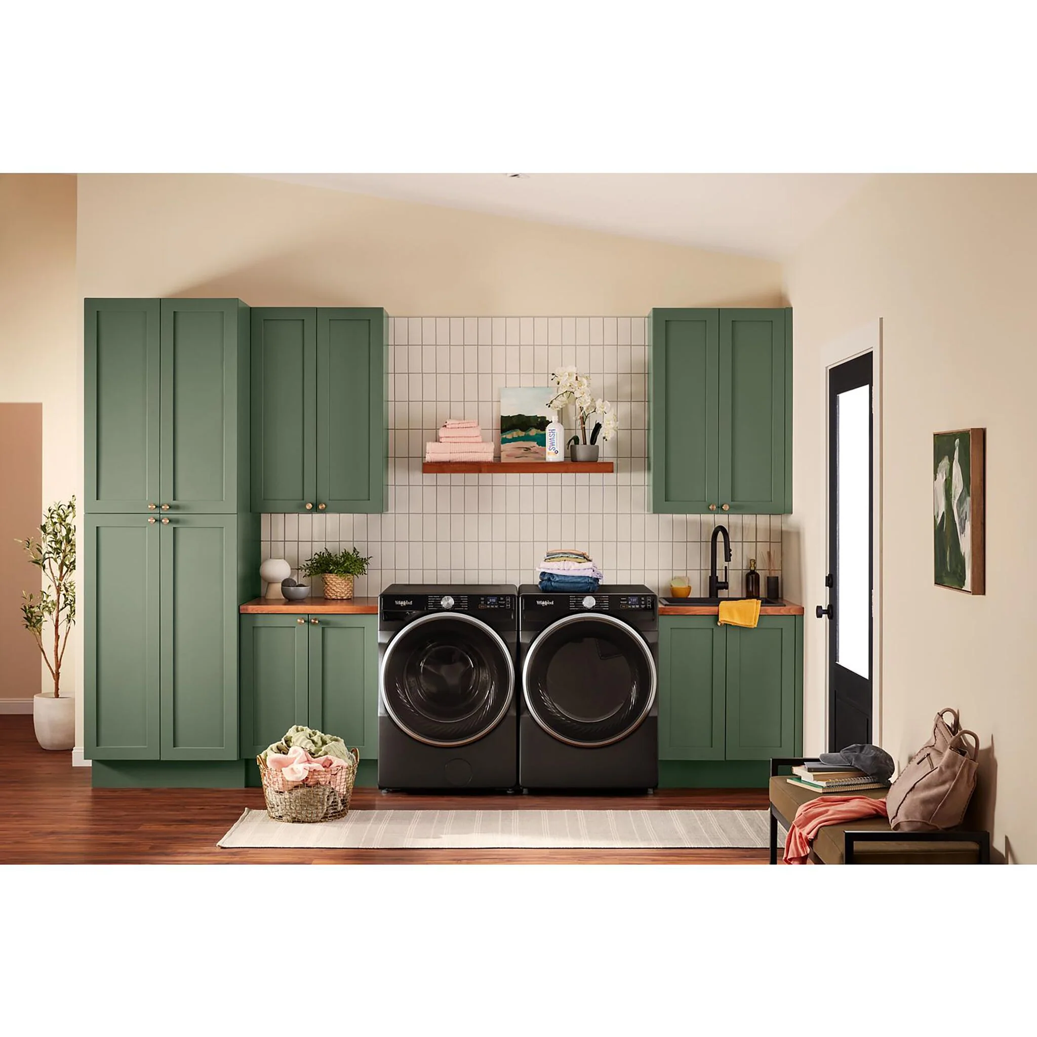 Whirlpool Volcano Black Front-Load Washer with FreshFlow™ Vent System (5.8 Cu.Ft.) - WFW6720RU - Image 4