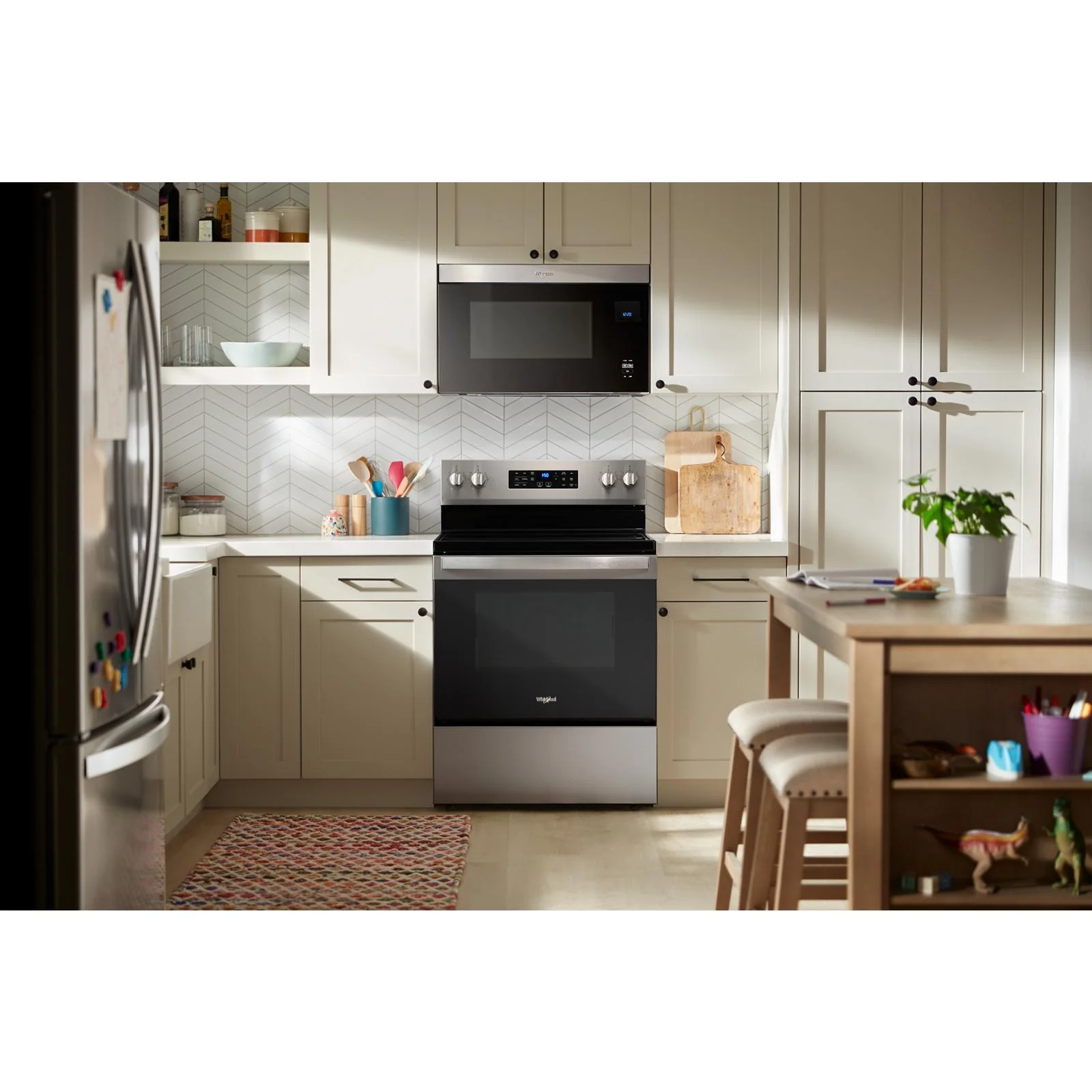 Whirlpool White Freestanding Electric Single Oven Convection Range (5.3 Cu. Ft.) - YWFES4530SW - Image 2