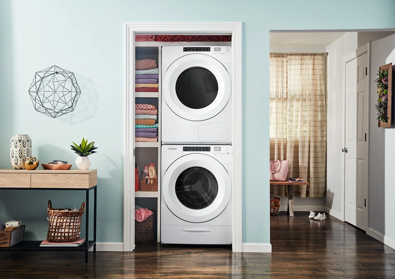 Whirlpool White Front-Load Washer (5.0 cu. ft.) & Gas Dryer (7.4 cu. ft.) - WFW560CHW/WGD560LHW - Image 4